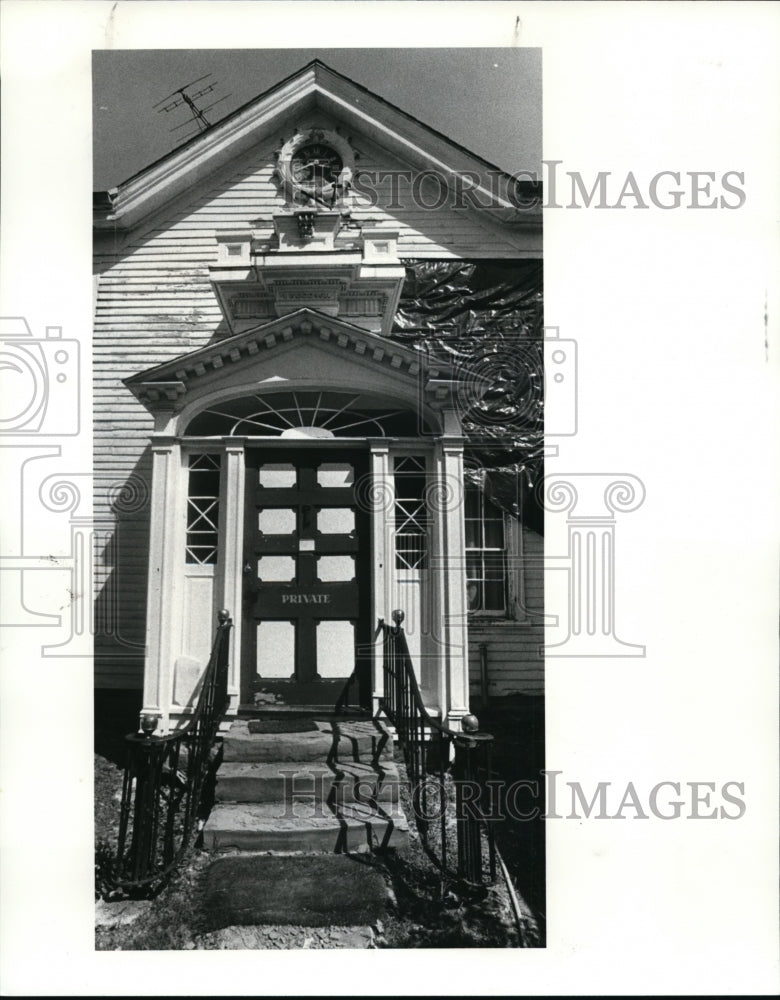 1984 Press Photo V. Woodhull clock in the Hunter House museum in Granville Ohio - Historic Images