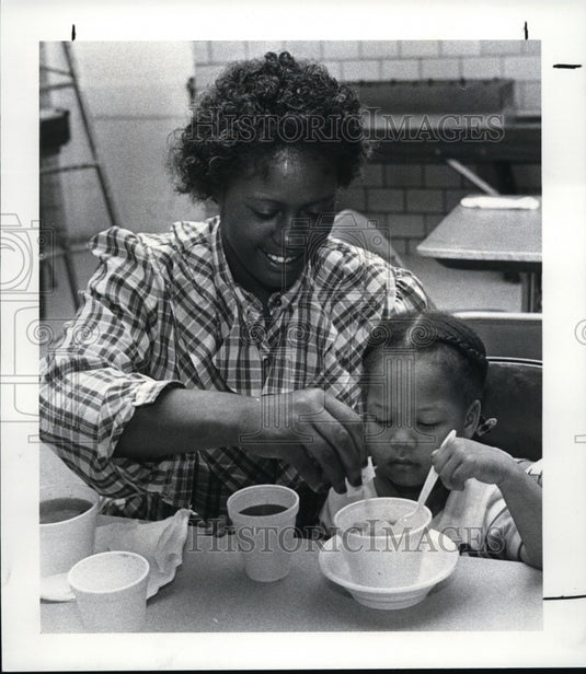 1982 Press Photo Salvation Army Soup kitchen-hunger center - cvb12422 - Historic Images