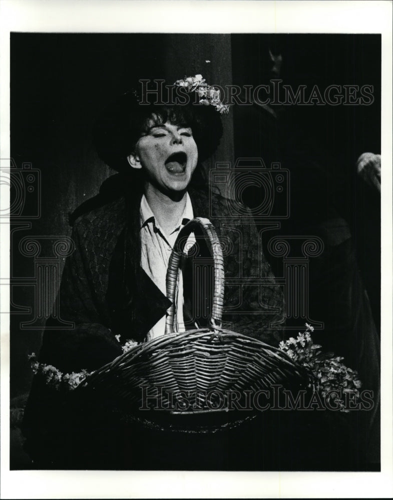 1989 Press Photo Rehearsal for My Fair Lady with flower girl Eliza Doolittle - Historic Images