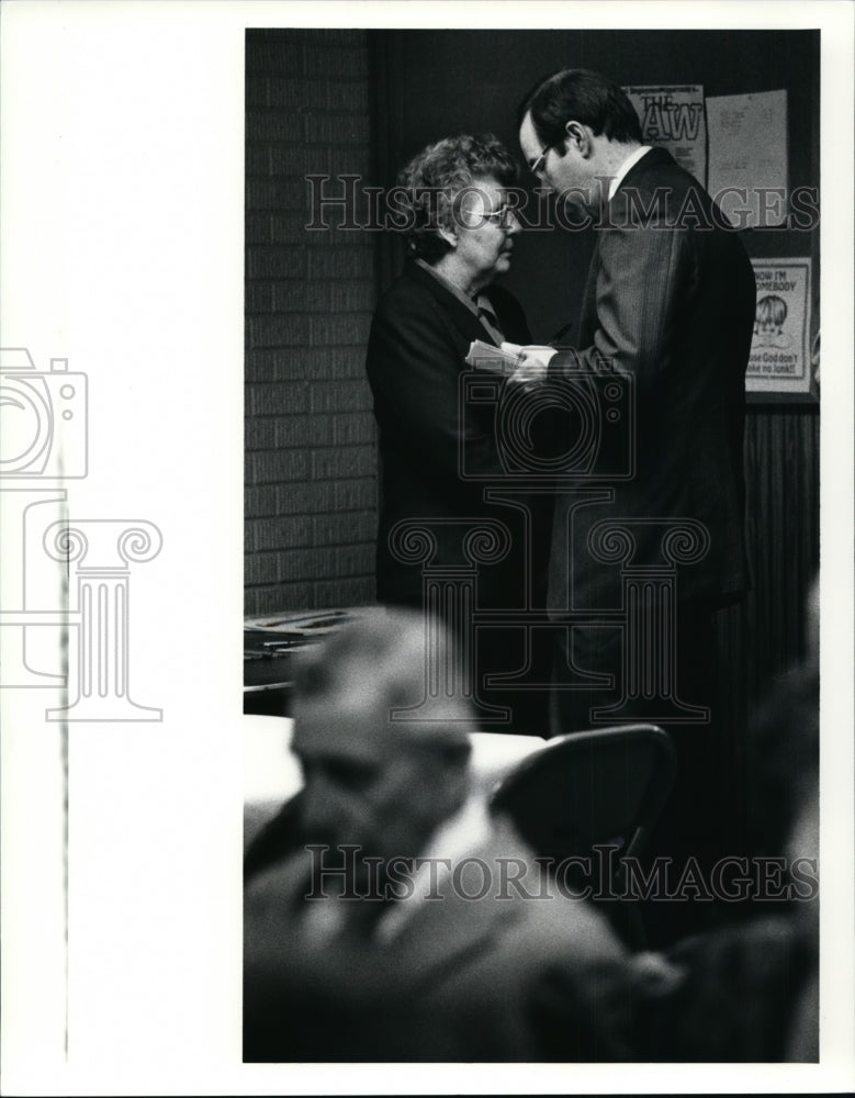 1990 Press Photo Bob Taft-gubernatorial campaign - cvb12526 - Historic Images