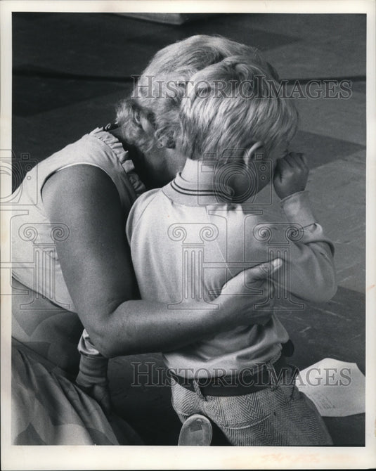 1972 Press Photo Mrs Margaret Myers teacher & Robert Donikowski - cvb12541 - Historic Images