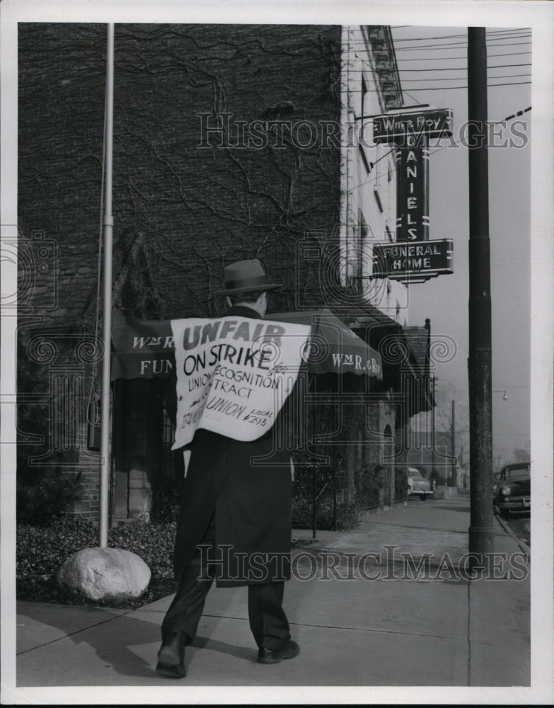 1957 Teamsters unionist pickets at Daniel;s Furniture Home-Historic Images