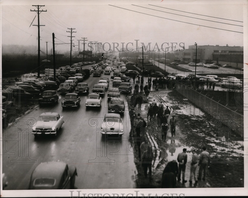 1955 Press Photo Ford Motor workers in Cleveland on Strike - cvb12735 - Historic Images