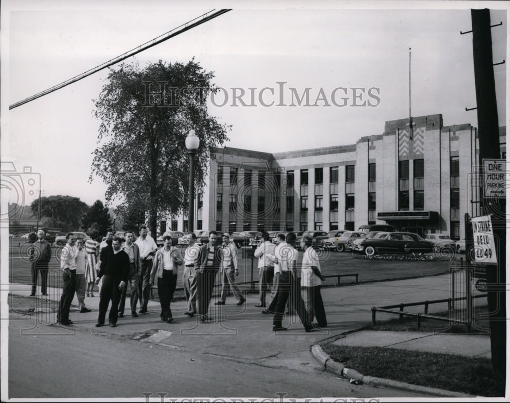 1951 Press Photo Pickets at Adressograph-Multigraph Corp. - cvb12745 - Historic Images