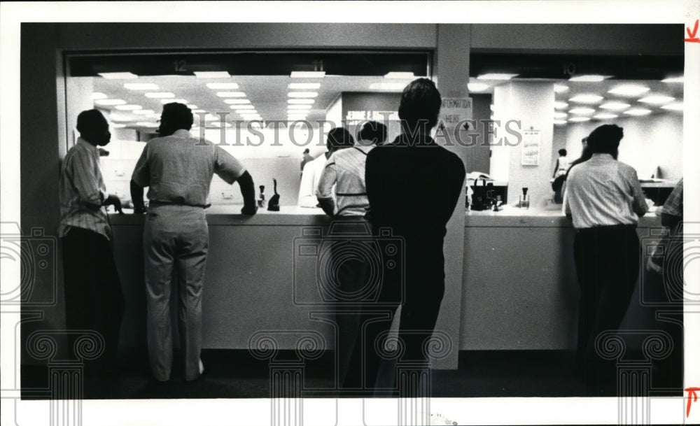 1980, Bond Counter at Mury Court House - cvb12814 - Historic Images