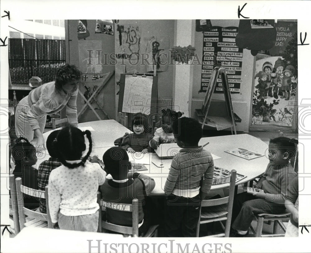 1984 Press Photo WWCA (Child Care Center) teacher Sherry Mick - cvb12918 - Historic Images