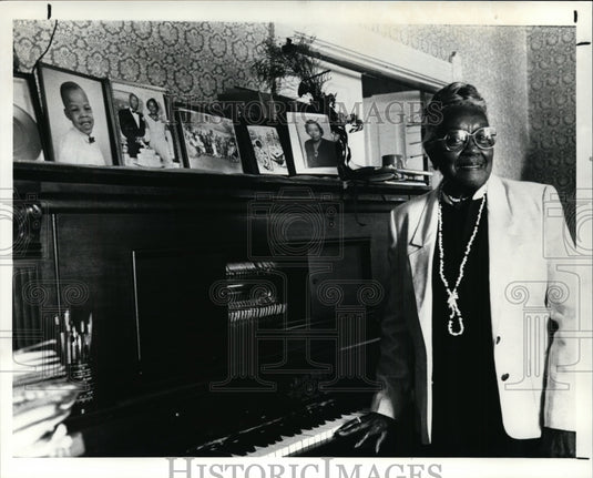 1990 Press Photo Mrs. Persil Ford, singer with Wings Over Jordan. - cvb13064 - Historic Images