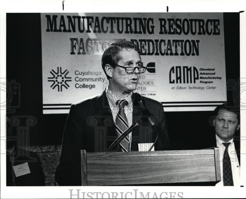 1991 Press Photo Robert White, U.S. Undersecretary of Technology - cvb13167 - Historic Images