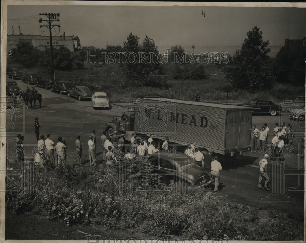 1951 Press Photo Truck strike-Cleveland - cvb13200 - Historic Images