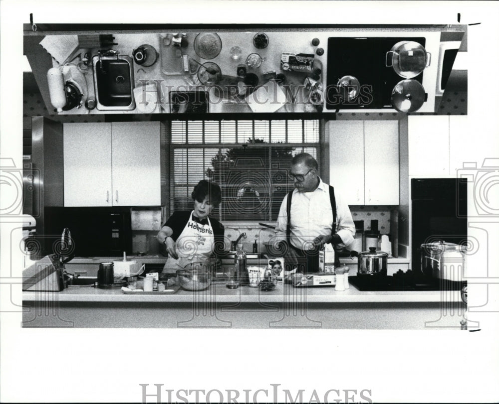 1989, Heinins Cooking School - cvb13429 - Historic Images