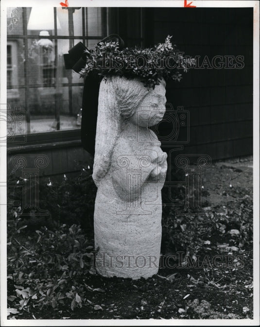 1978 Press Photo Christmas decorations- Mr. and Mrs. Louis Bodner Jr. garden - Historic Images