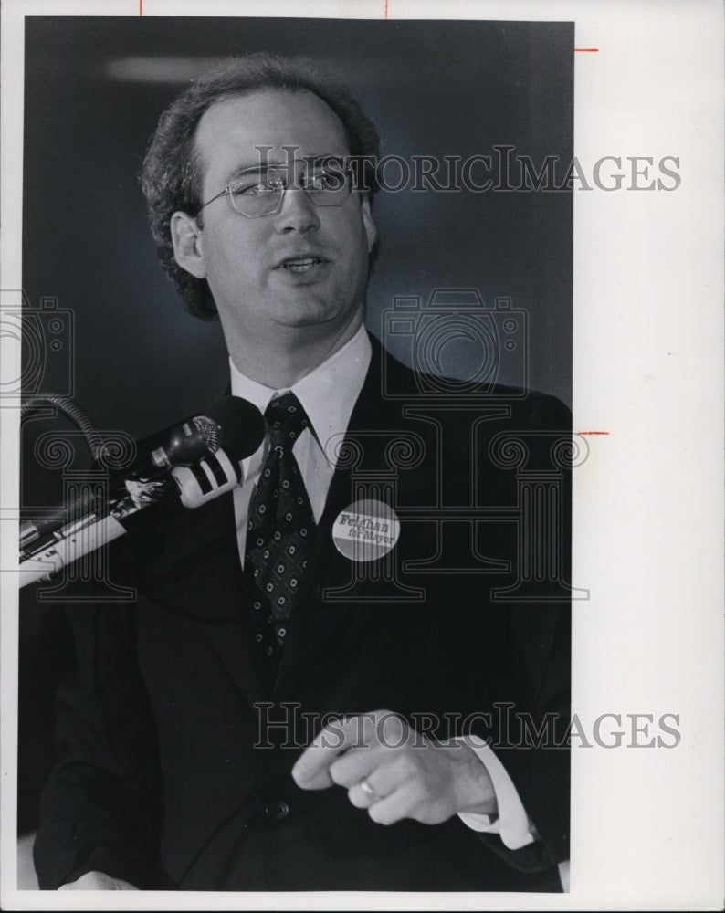 1977 Press Photo Edward Feighan during the Great Debates - cvb13591 - Historic Images