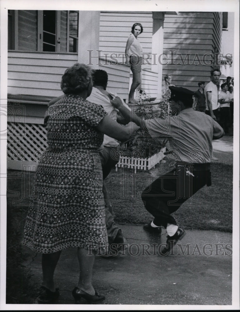 1964 Press Photo Auer Register Violence - cvb13603 - Historic Images