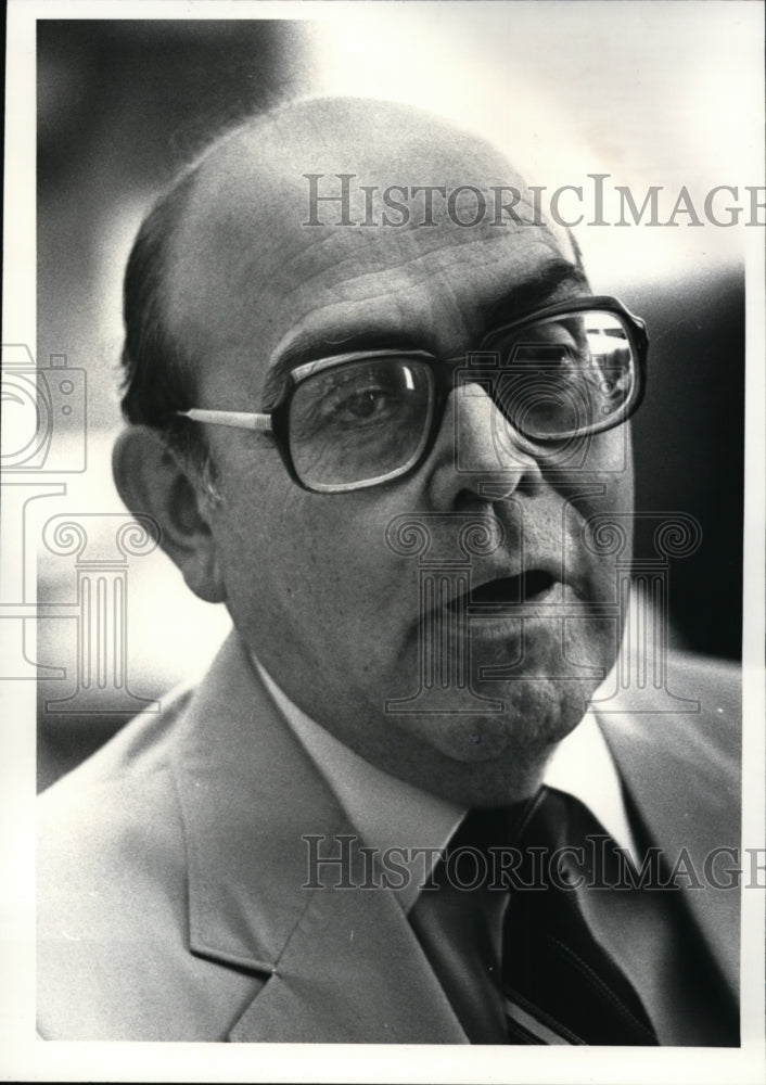 1982 Press Photo Victor Fuentealda pres. of the Musician International - Historic Images