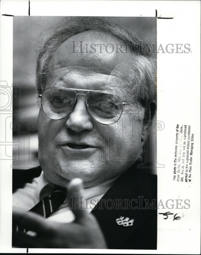 1989 Press Photo Walter Olszewski, Parma Schools Superintendent - cvb13701 - Historic Images