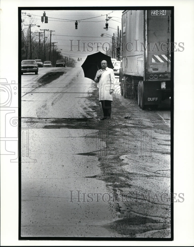 1986 Press Photo Highland Heights Mayor Thomas Hughes - cvb13713 - Historic Images