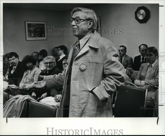 1982 Press Photo Mike Pekar, spokesman for the Senior Citizen's Coalition - Historic Images