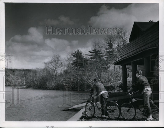 1960 Press Photo Shaker Lake & Larchmere & Park - cvb13822 - Historic Images