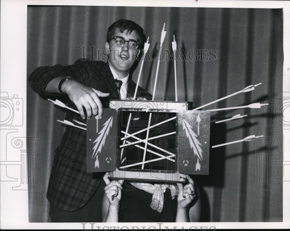 1968 Press Photo Art Thomas &amp; Jane Scott of Cudell Magic Club - cvb13891 - Historic Images