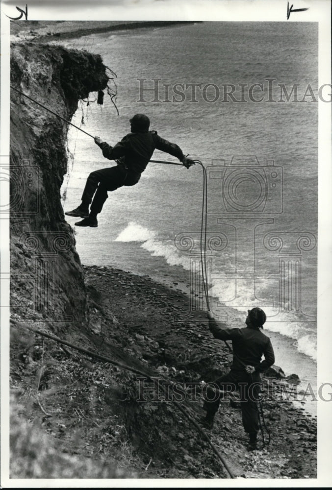 1982 Press Photo National Guard rappeling - cvb13921 - Historic Images