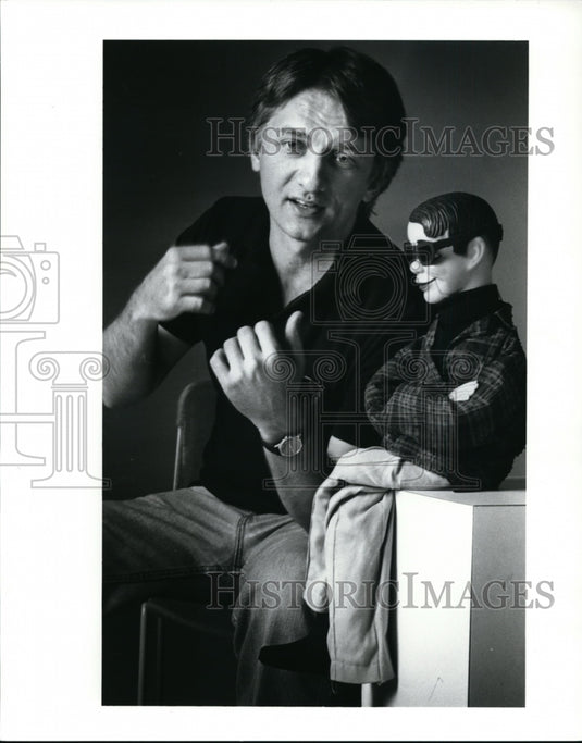 1989, Ted Zbozian and his leading man, reporter Snook - cvb13984 - Historic Images