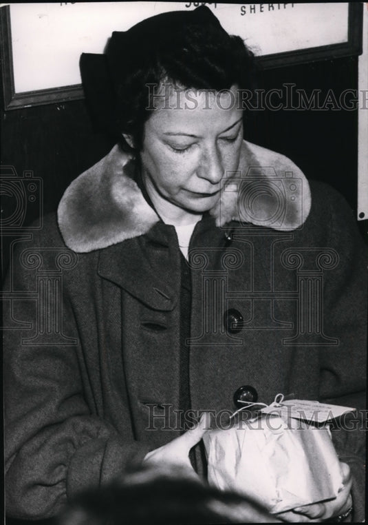 1955, Mrs. Guilford Brown. - cvb14113 - Historic Images