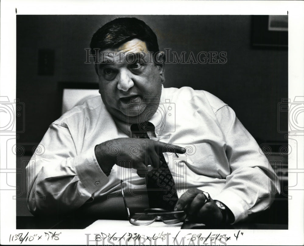 1989 Press Photo Raymond Meyo, President &amp; CEO of Telxon in Akron - cvb14373 - Historic Images