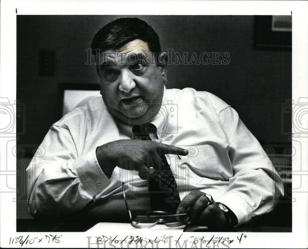 1989 Press Photo Raymond Meyo, President & CEO of Telxon in Akron - cvb14373 - Historic Images