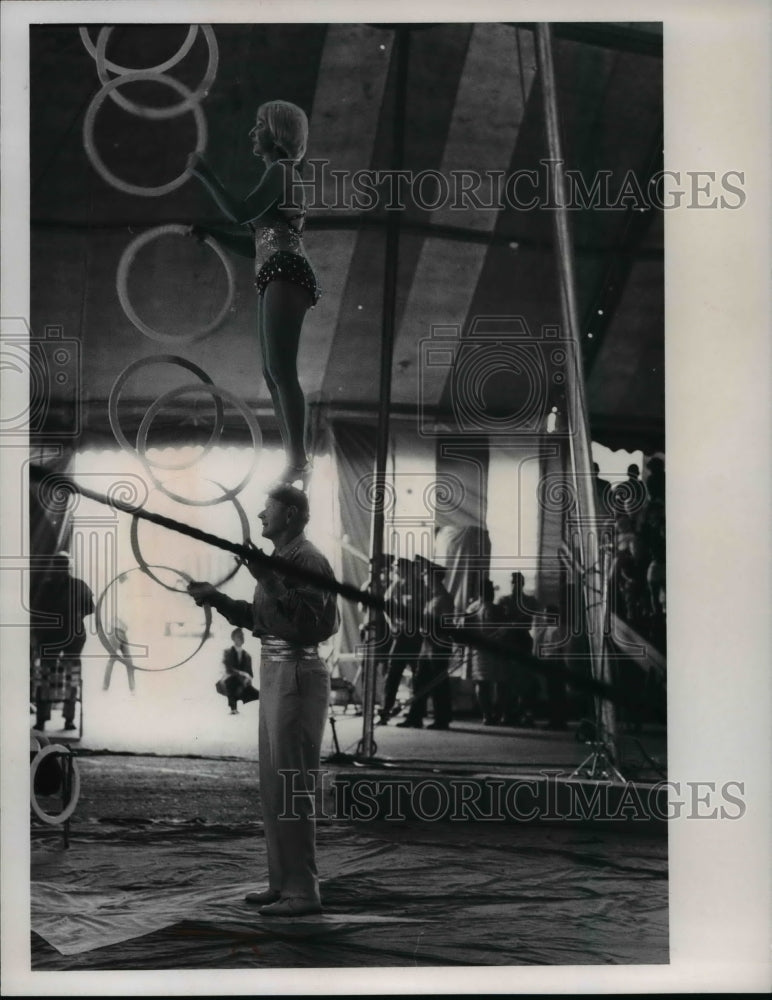 1968 Press Photo Houc Duo of the James Brothers Circus - cvb15144 - Historic Images
