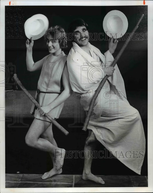 1976 Press Photo Lysistrata musical play-Michael Dubleke and Ric Barr - Historic Images