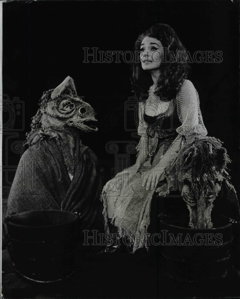 1967 Press Photo Man of La Moncha play-Maura Wedge - Historic Images