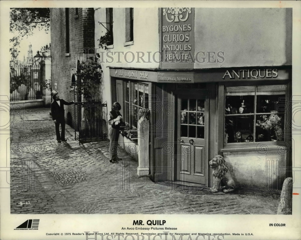 1975 Press Photo Scene from the movie Mr. Quilp - cvb15522 - Historic Images