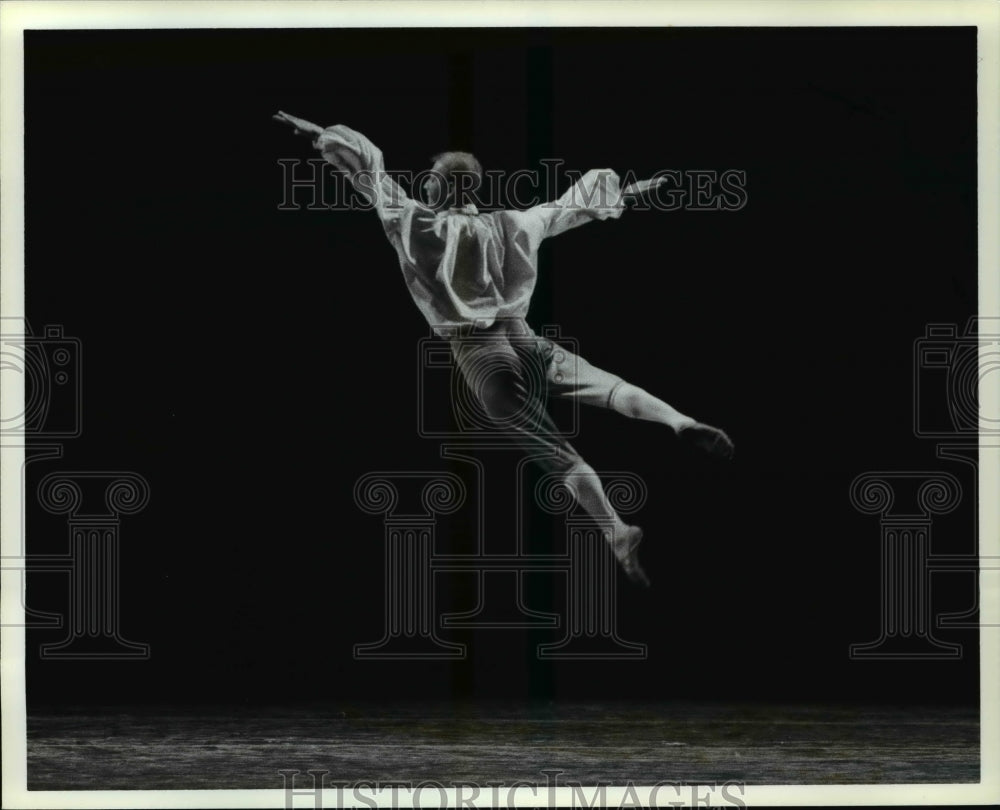 1985 Press Photo Dancer Scott Heinzerling in Cascade Poll/Handel &amp; Bach - Historic Images