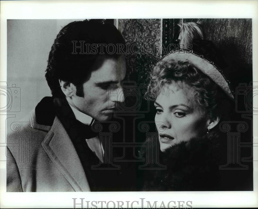 1996 Press Photo Daniel Day- Lewis & Michelle Pfeiffer in The Age of Innocence - Historic Images