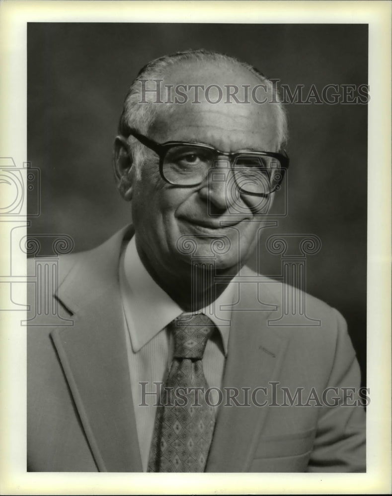 1984 Press Photo George Mandel of NASA - cvb15967 - Historic Images