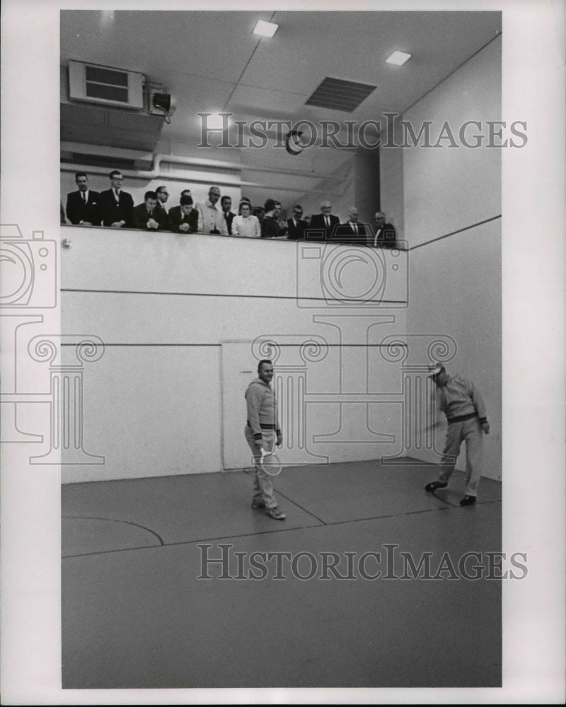 1968 Press Photo Lee Tressel & AB Boads Jr playing hand ball courts at Baldwin - Historic Images