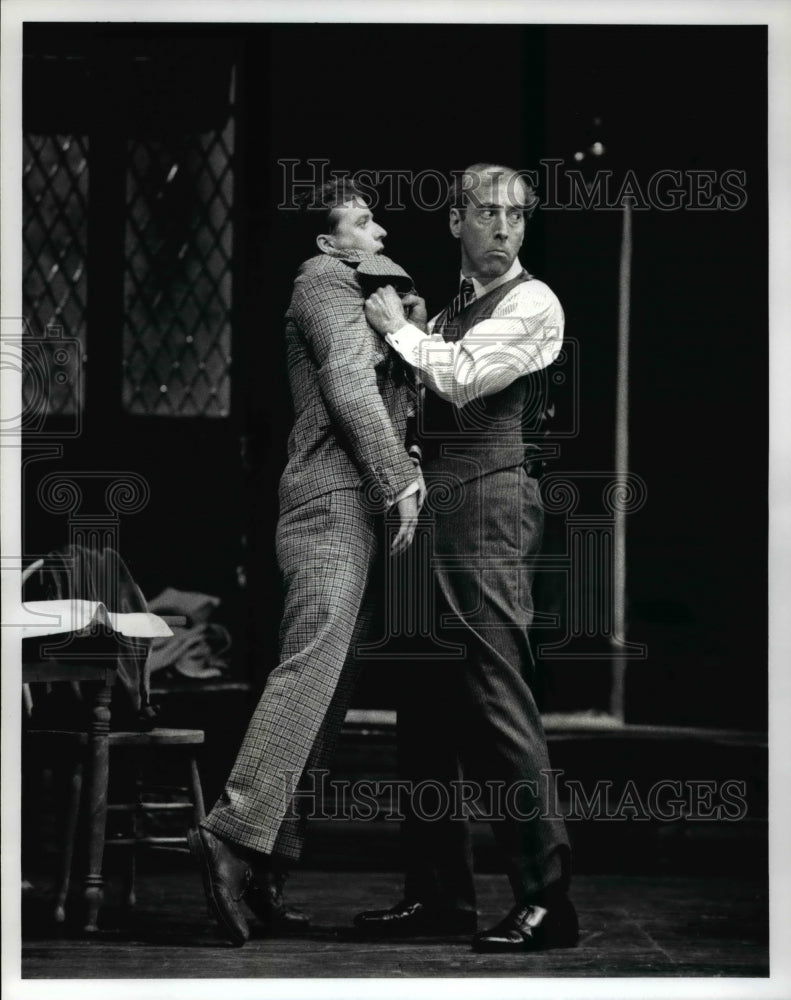 1991 Press Photo Peter Wykeham and Claude Hickett in &quot;A Cuckoo In The Nest.&quot; - Historic Images