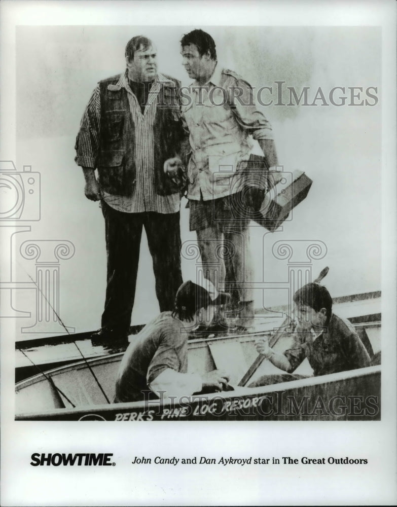 1989, John Candy & Dan Aykroyd star in The Great Outdoors - cvb16031 - Historic Images