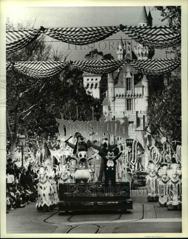 1980, Disneyland&#39;s 25th Birthday Parade salute - cvb16178 - Historic Images