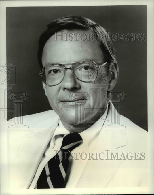 1984 Press Photo Bruce Morton Senior Correspondent for CBS for 1984 election - Historic Images
