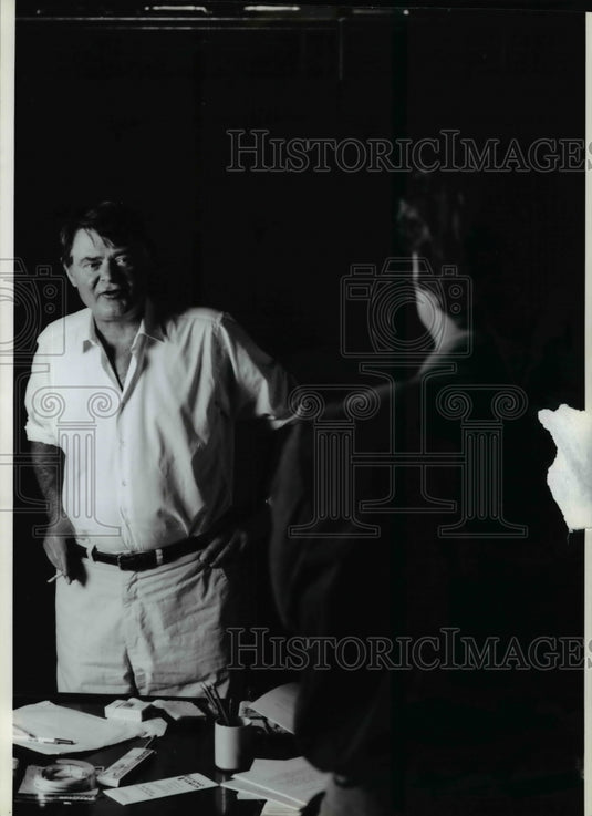 1992 Press Photo Simon Gray speak with actor at New York's Promenade Theater - Historic Images