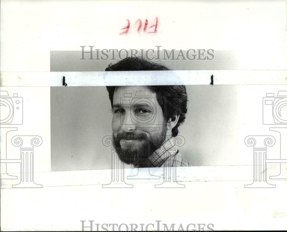 Press Photo Reporter Grant Siegel - cvb16648 - Historic Images