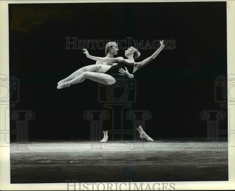 1982 Press Photo Steffany Lynn and Scott Heinzerling in Heinz Poll&#39;s &quot;Duet&quot; - Historic Images