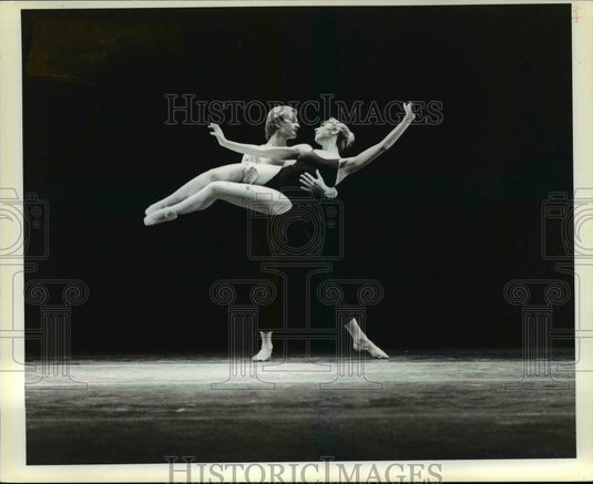 1982 Press Photo Steffany Lynn and Scott Heinzerling in Heinz Poll's "Duet" - Historic Images