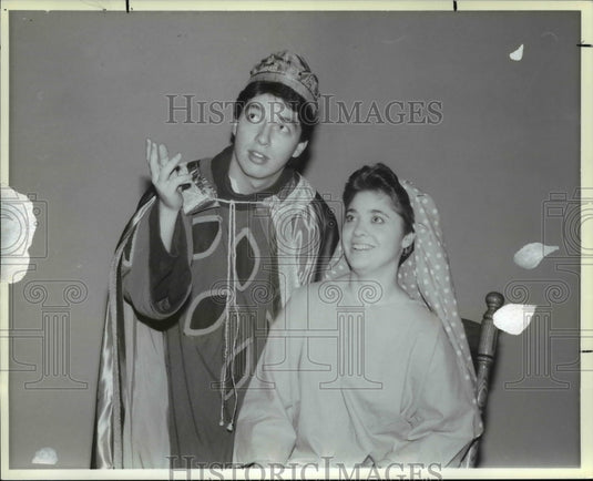 1986 Press Photo Actors in the play "Cinderella" - cvb16773 - Historic Images
