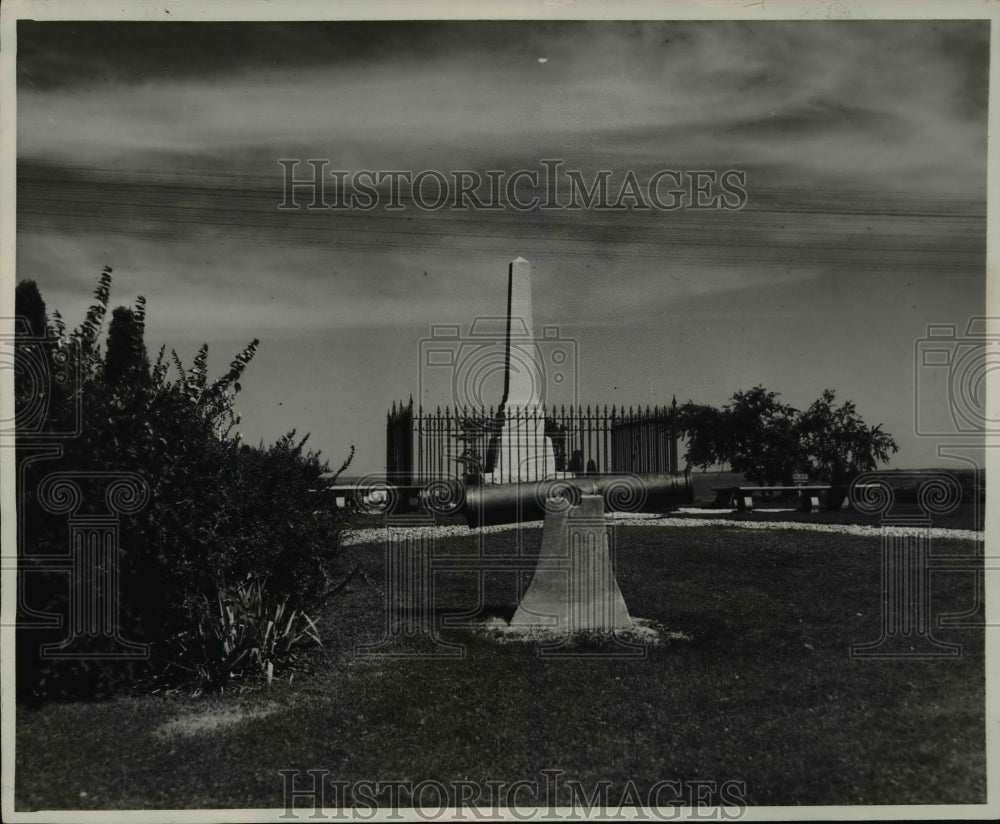 1930 Press Photo Lawrence Kansas the geographical center of the United States-Historic Images