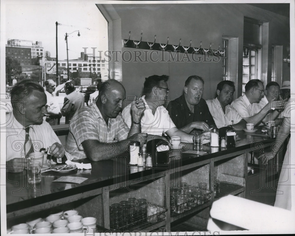 1955 Lunch hour &quot;Rush&quot; at Dorsel&#39;s E. 9th and Carnegie in Ohio. - Historic Images