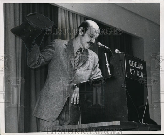 1971 Al Gorisek speaking at City Club luncheon - Historic Images