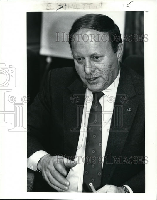 1991 Press Photo William Hulett, Stouffers & Rock & Roll Hall - cvb17477 - Historic Images
