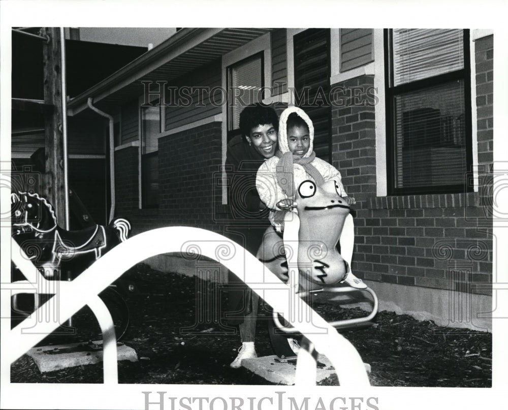 1987 Press Photo Lexington Apartments - cvb17674 - Historic Images